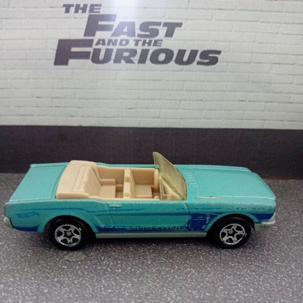 Hotwheels  65 mustang Convertible @1983 ,2013 madein Thailand