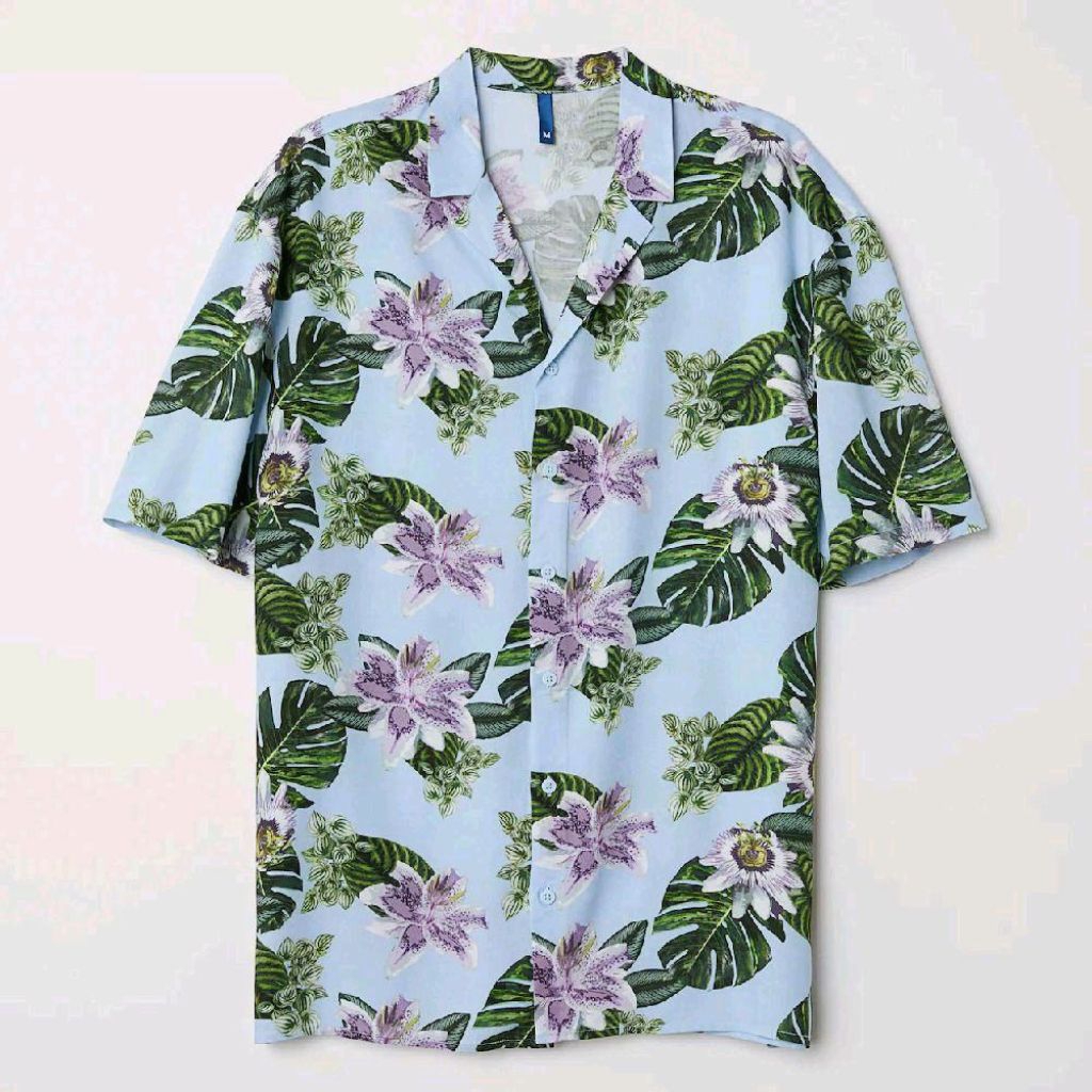H&M Relaxed fit resort shirt - Blue/Floral (kemeja pantai pria) (HM27)(RA 4-2)