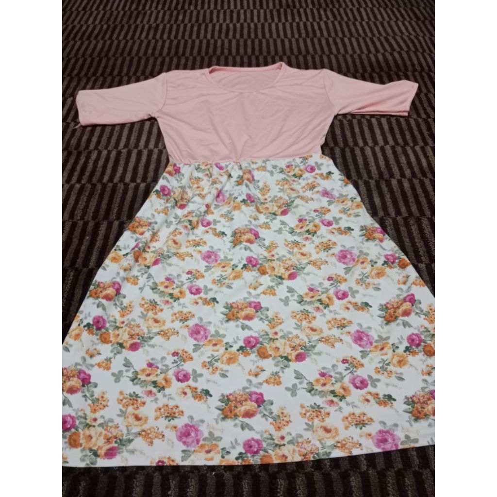 Dress bunga pink
