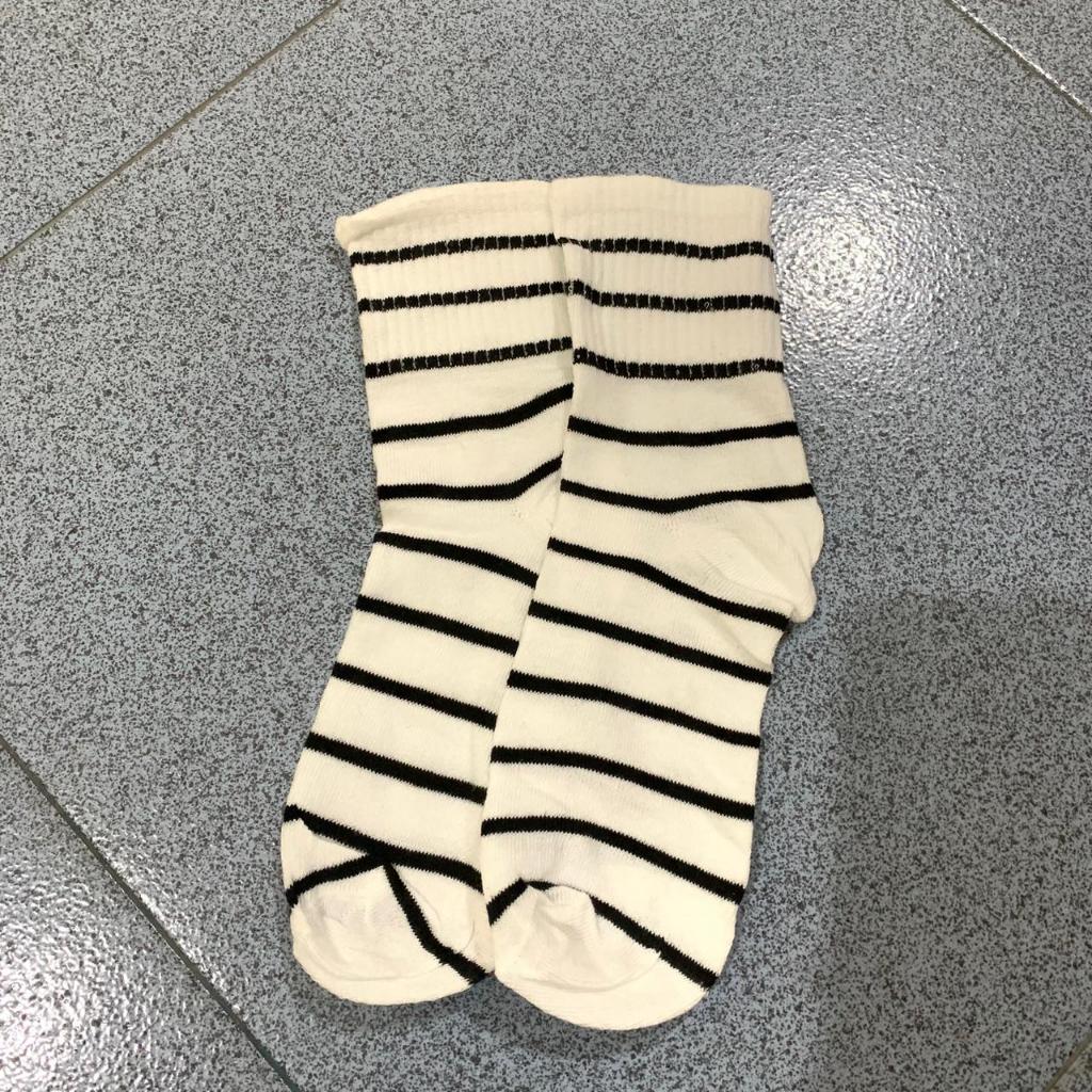 NY K28 Kaos Kaki Panjang Motif Garis Cewe Cowo / Kaus Kaki