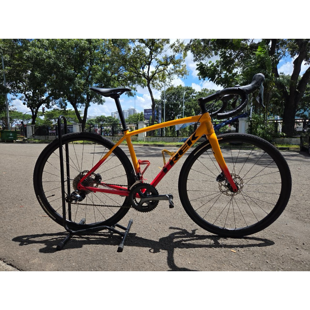 preloved sepeda roadbike trek emonda ALR ALOY