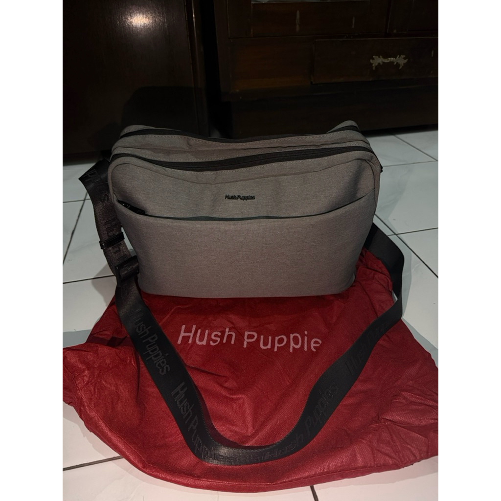 PRELOVED - Hush Puppies Original Messenger Sling Bag