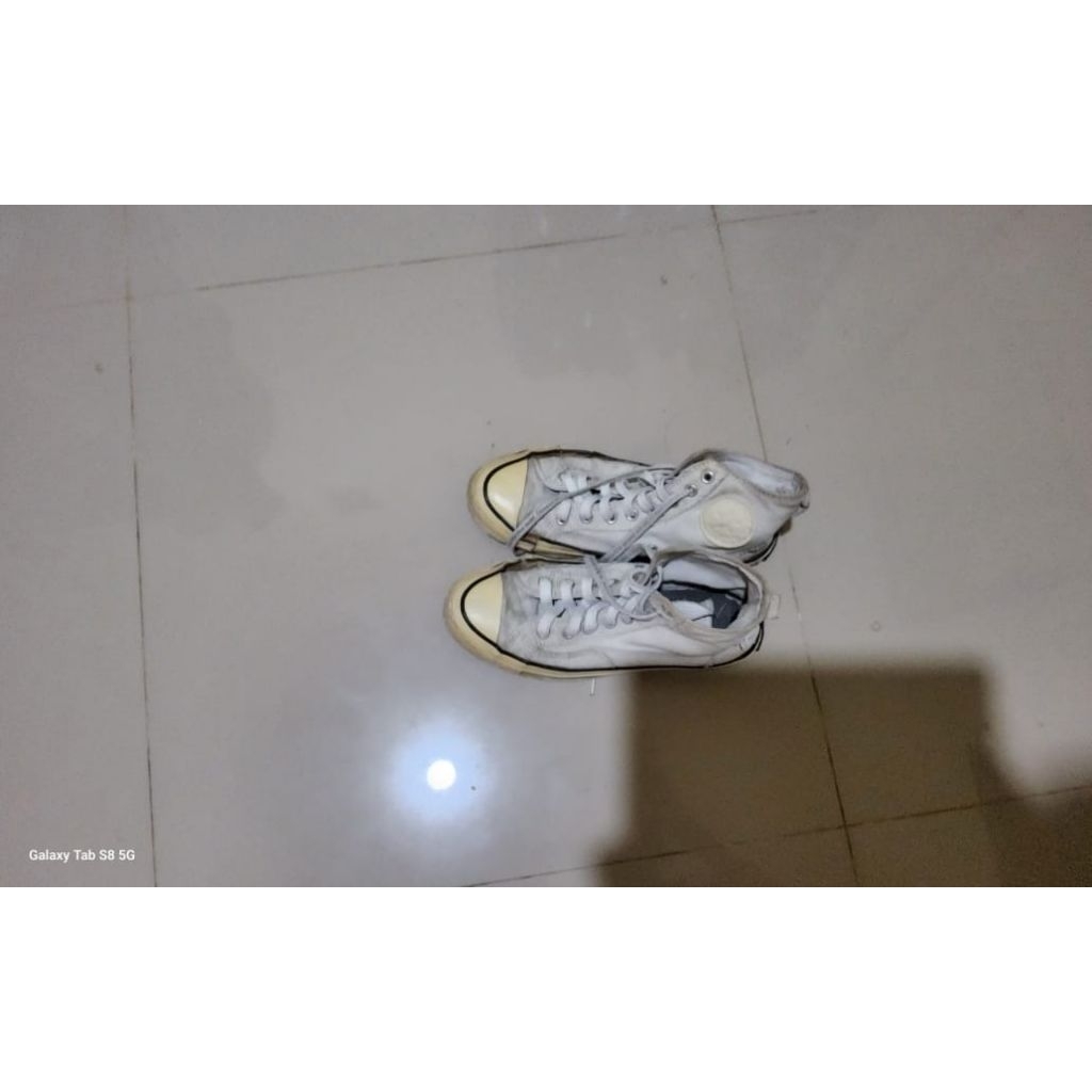 Sepatu Converse Putih
