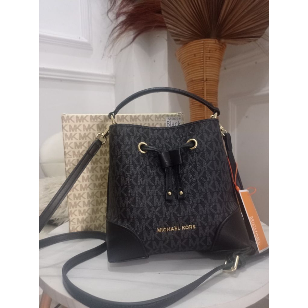 Preloved Tas Sling Bag MK Original