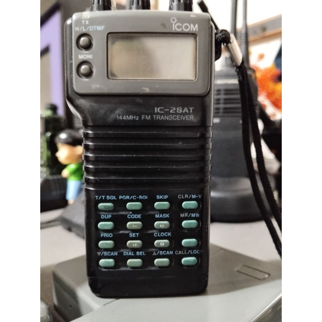 HT Icom IC-2SAT jadul second VHF 144 MHz Transceiver