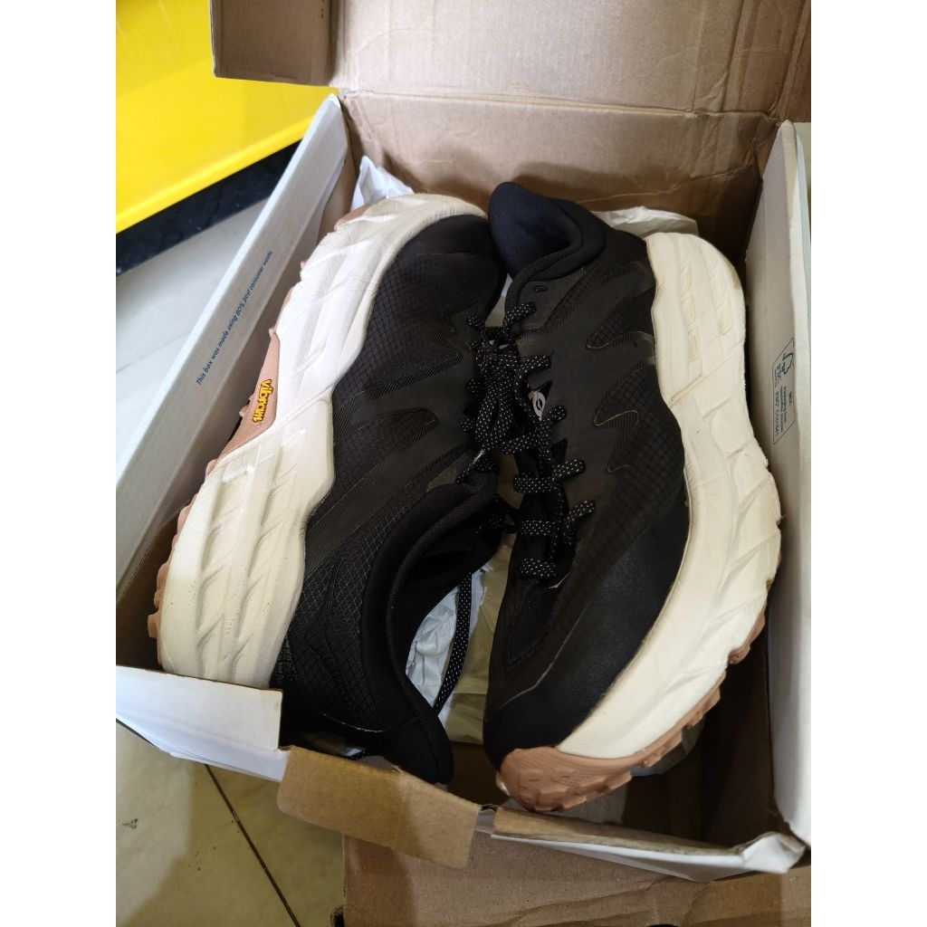 hoka Speedgoat 5 size 44 original