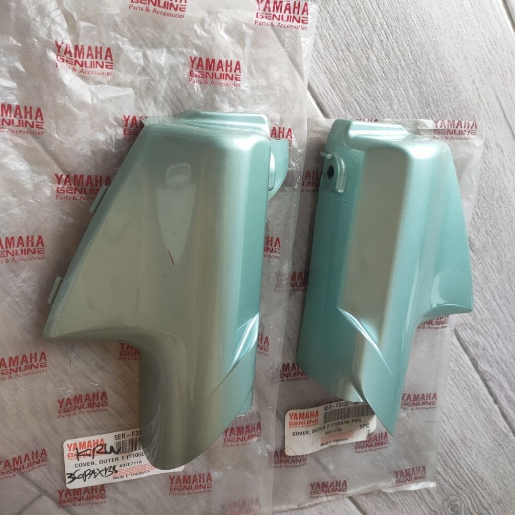 Cover tutup sok spakbor depan hijau tosca PMS Jupiter lama T105LM Original Asli Yamaha 5ER-F3122-00-