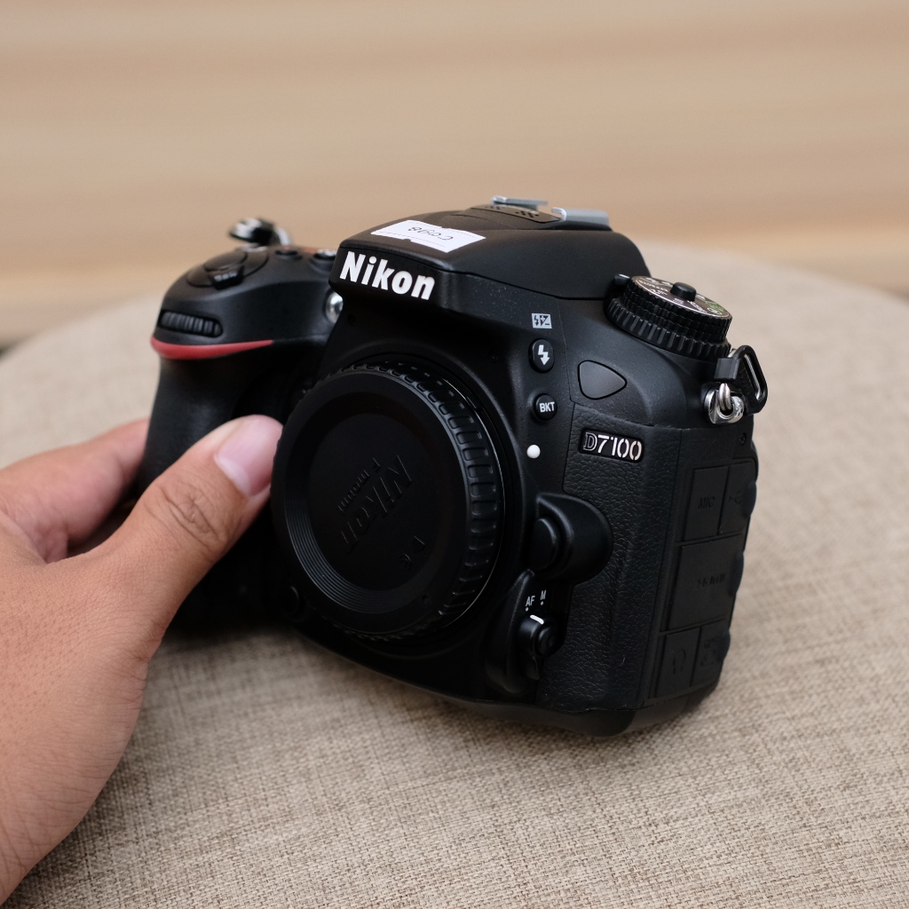 NIKON D7100 D 7100 MULUSS SECOND CONDITION BODY ONLY GULLBOX GARANSI TOKO 100% ORI