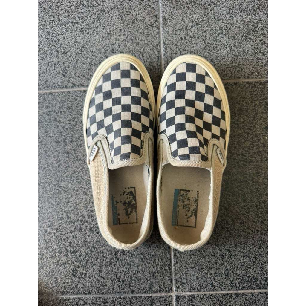 Vans slip on