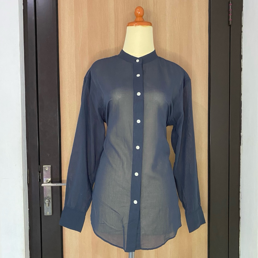 Kemeja Outer Uniqlo Wanita Polos Navy