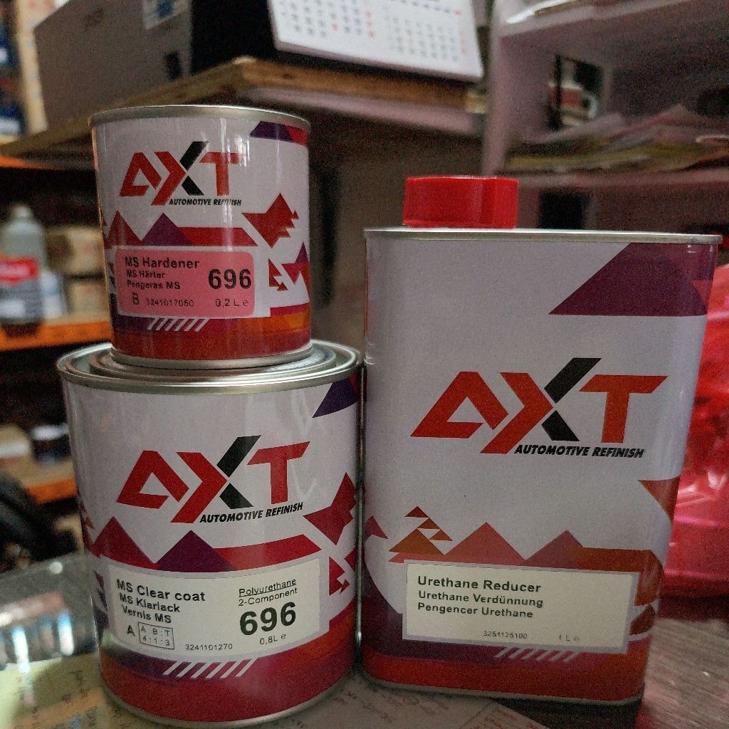 AXT MS clear coat 696 + Thinner AXT Urethane Reducer