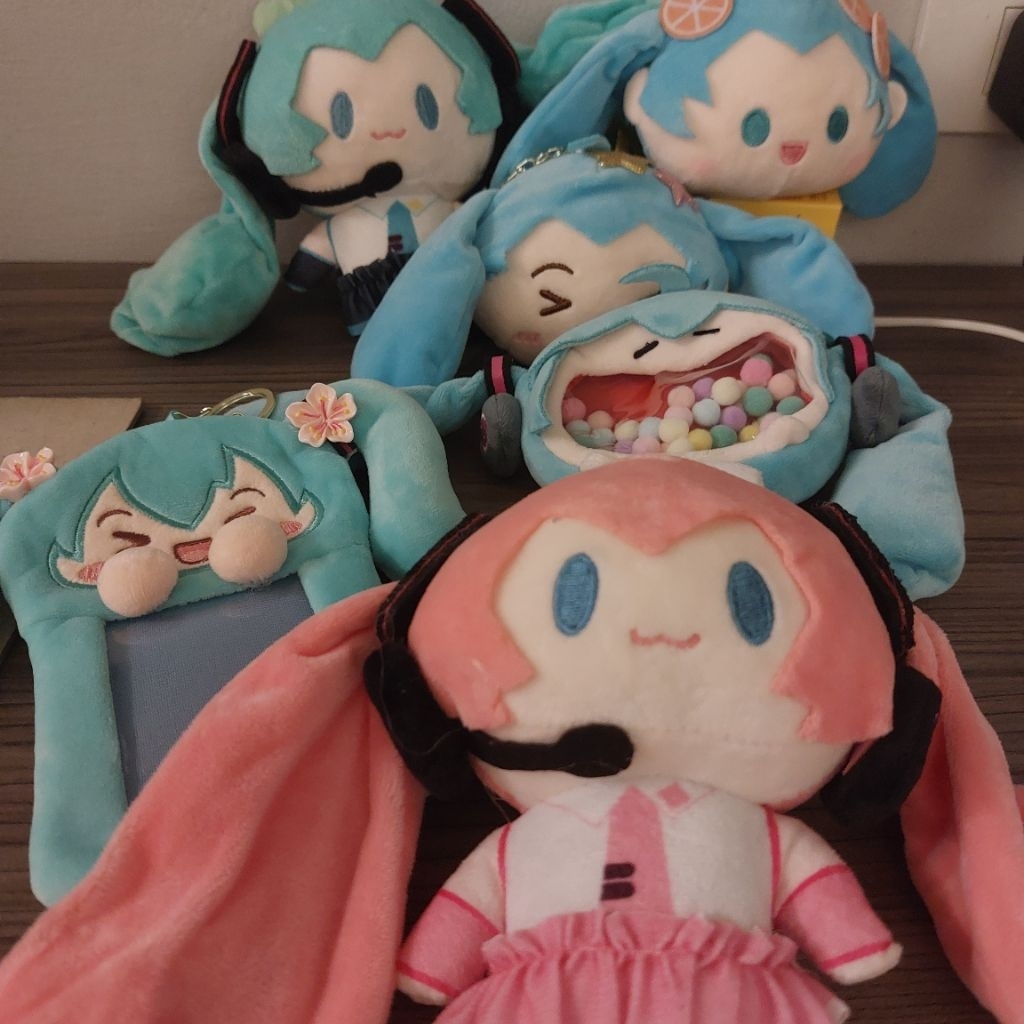 Gantungan tas Hatsune Miku Plushie Bagcharm Card Holder