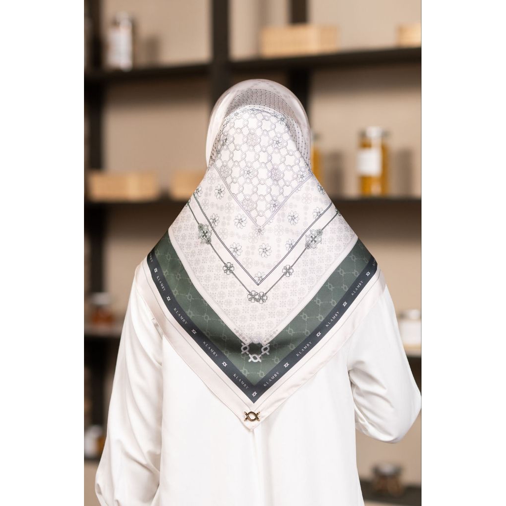 Preloved Scarf by Wearing Klamby