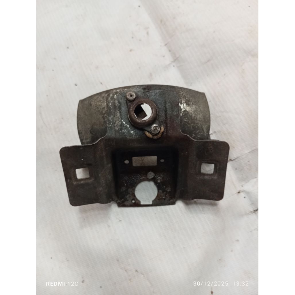 breket stoplam vespa sprint super