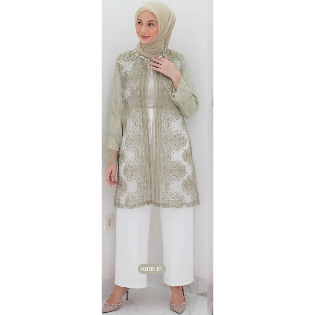 Medina Outer Sarah the Label