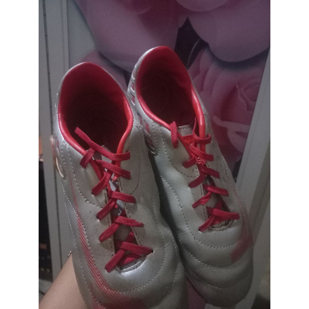 [PRELOVED] SEPATU SEPAK BOLA