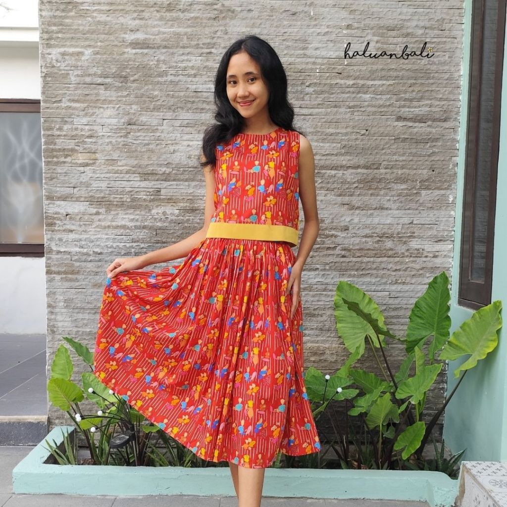 Setelan Wanita Rok & Tanktop HaluanBali – Outfit Casual Motif Ilustrasi Perempuan Eksklusif, Katun O