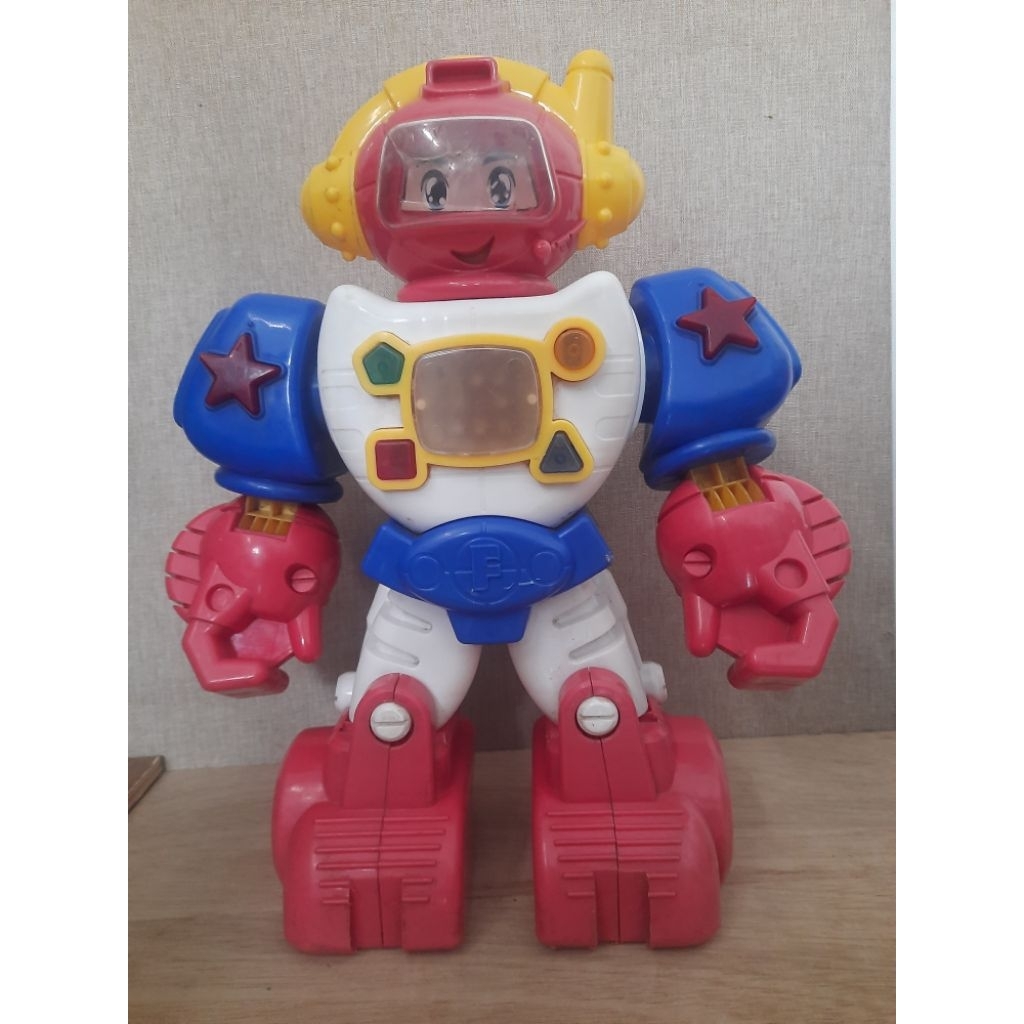 Robot mainan jadul Family