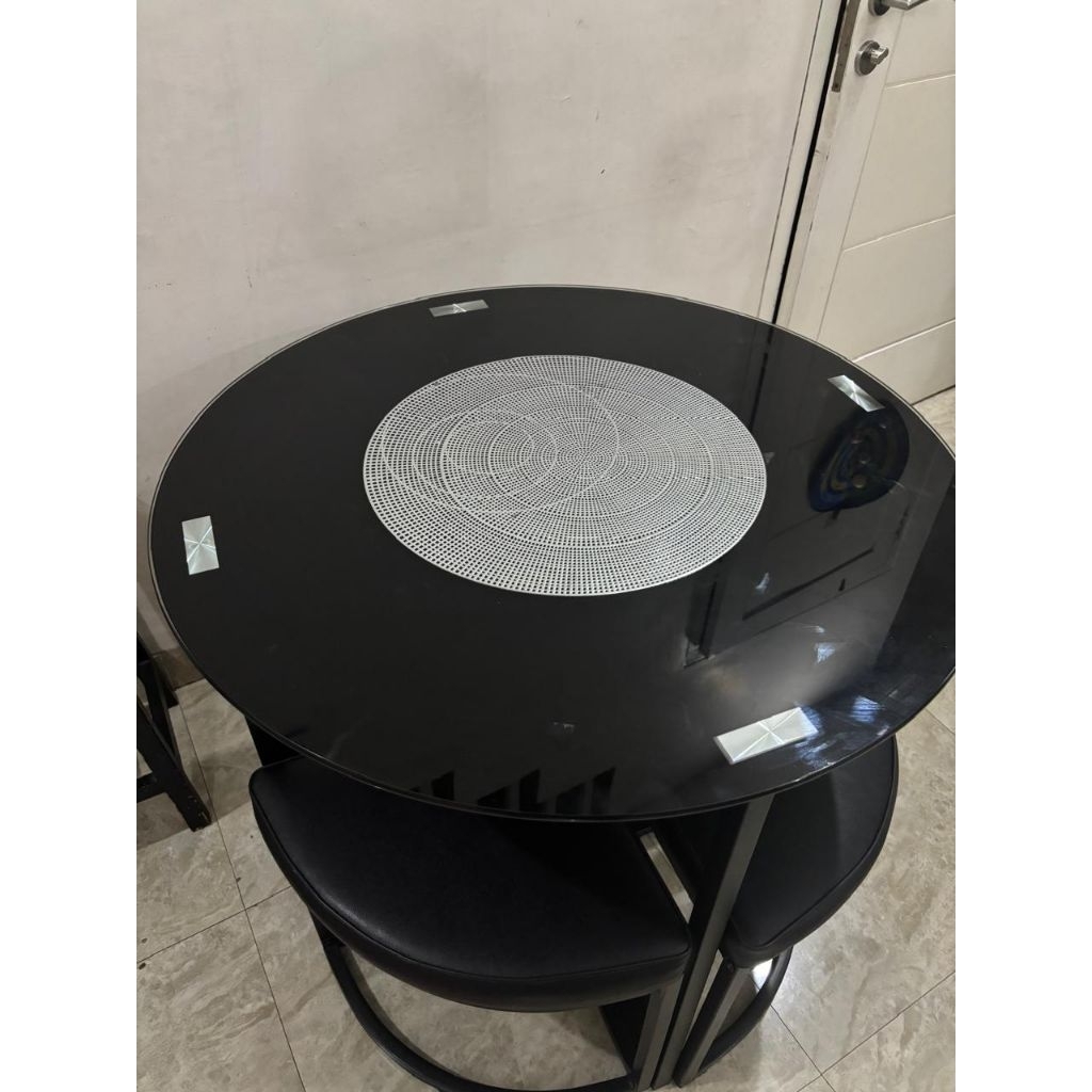 PRELOVED Informa meja makan Zeus