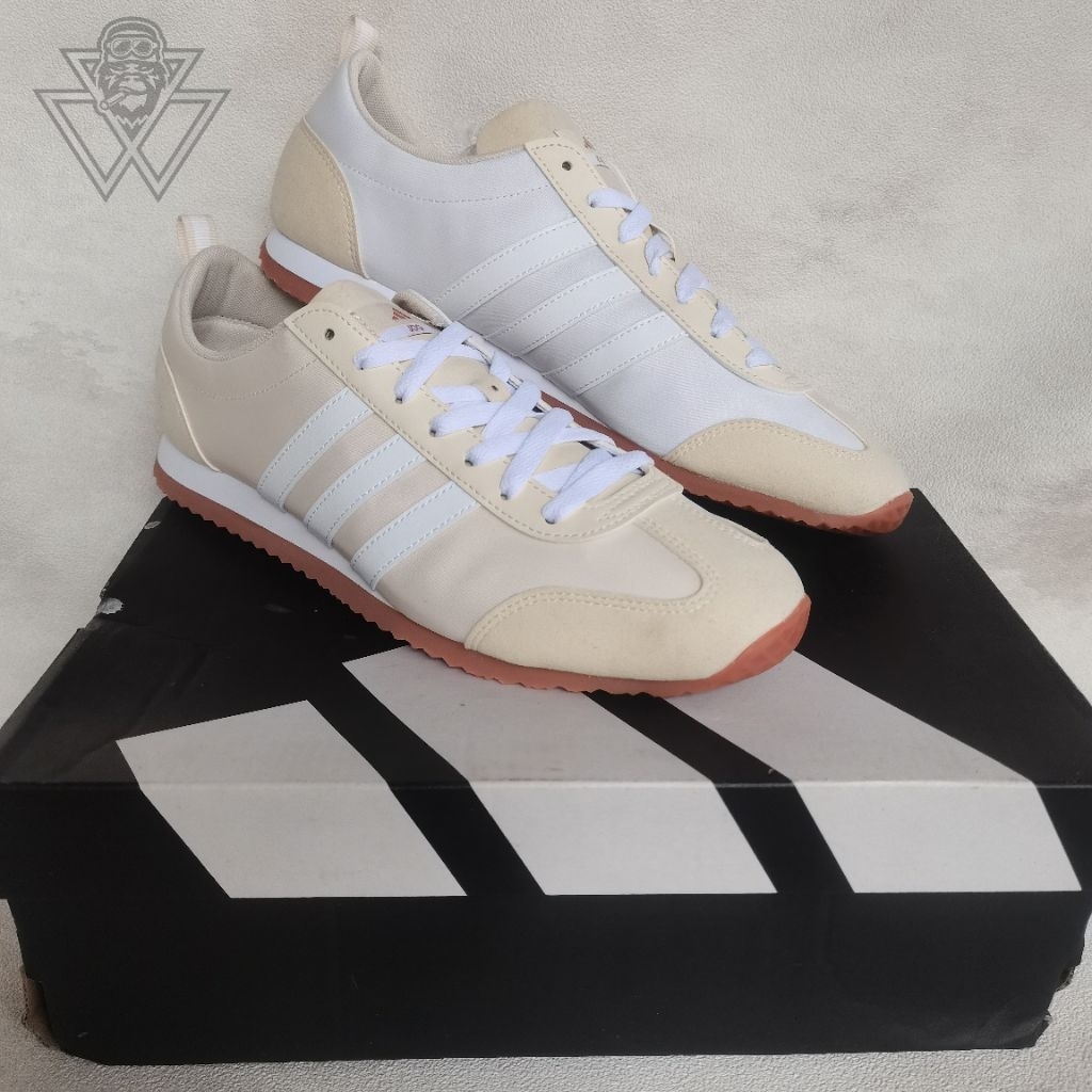 Adidas VS JOG  2.0  Men'sORIGINAL BNIB / adidas running / adidas jogging / sport shoes