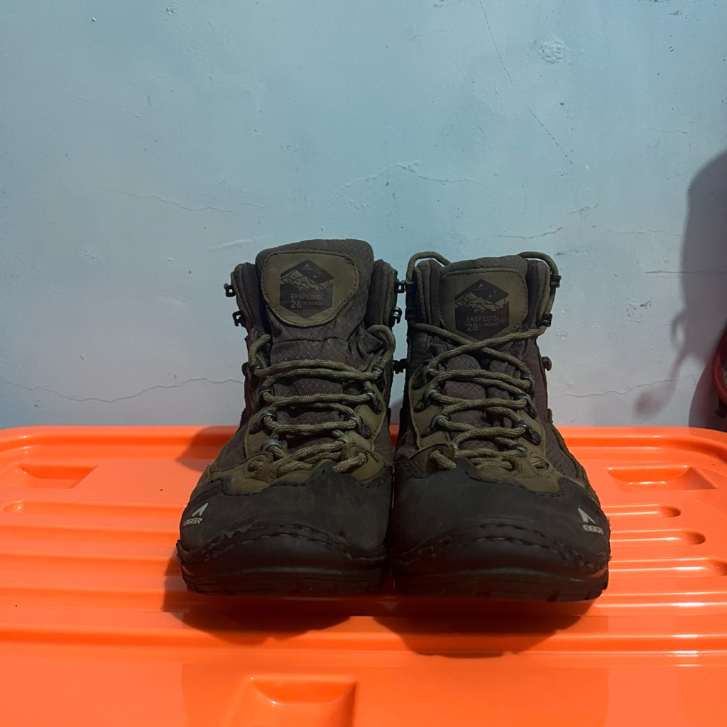 Eiger Pollock X28 gunung size 44