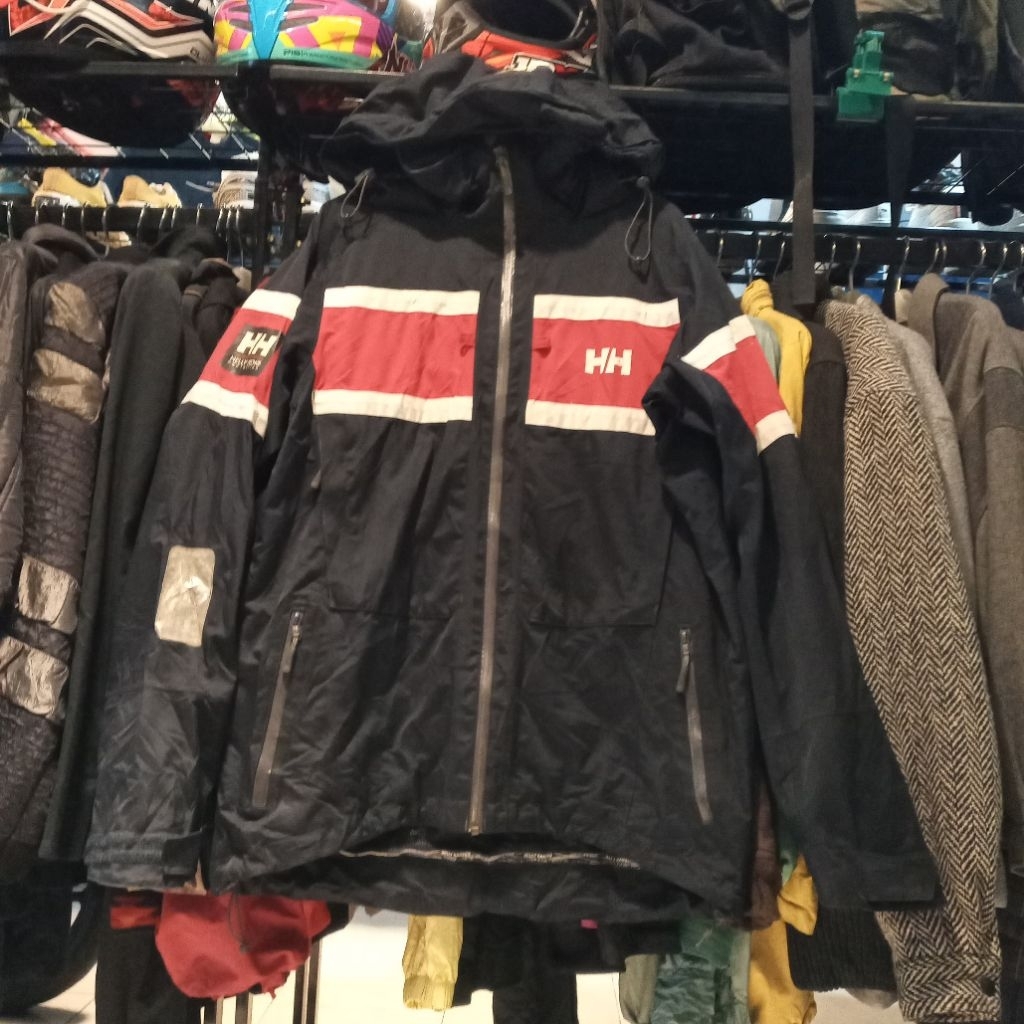 JAKET OUTDOOR HELLY HANSEN