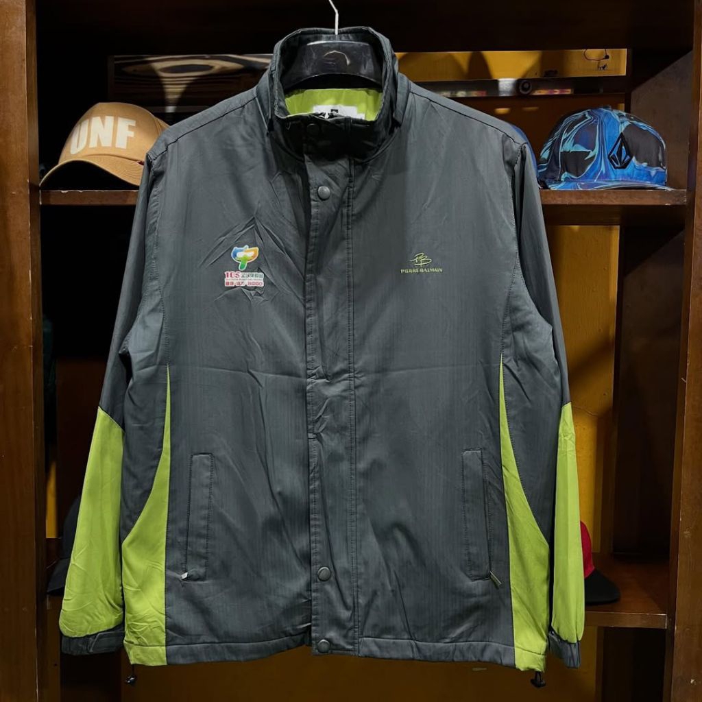 jaket PIERRE BALMAIN tebal size XL casual bagus