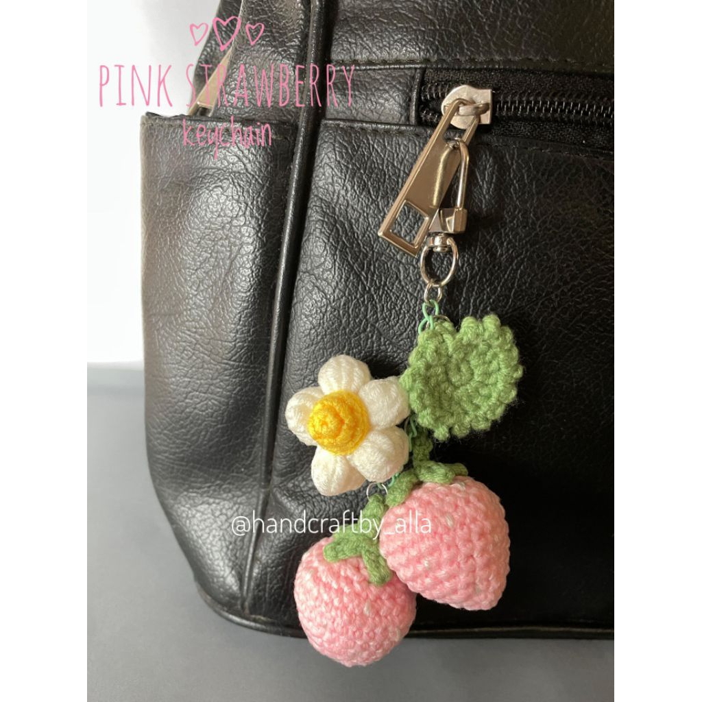 Pink Strawberry keychain crochet | Gantungan tas/kunci stroberi pink rajut