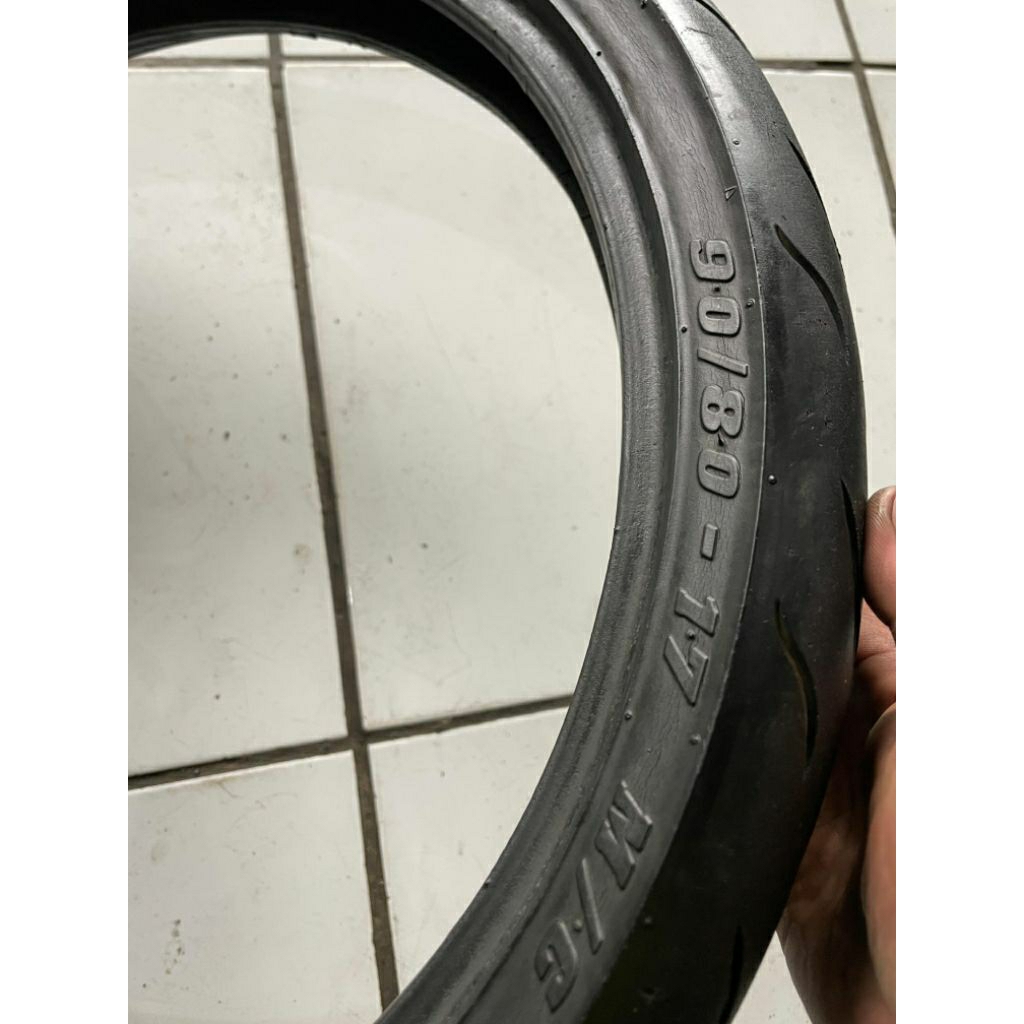 Ban tubles R46 ukuran 90/80 ring 17