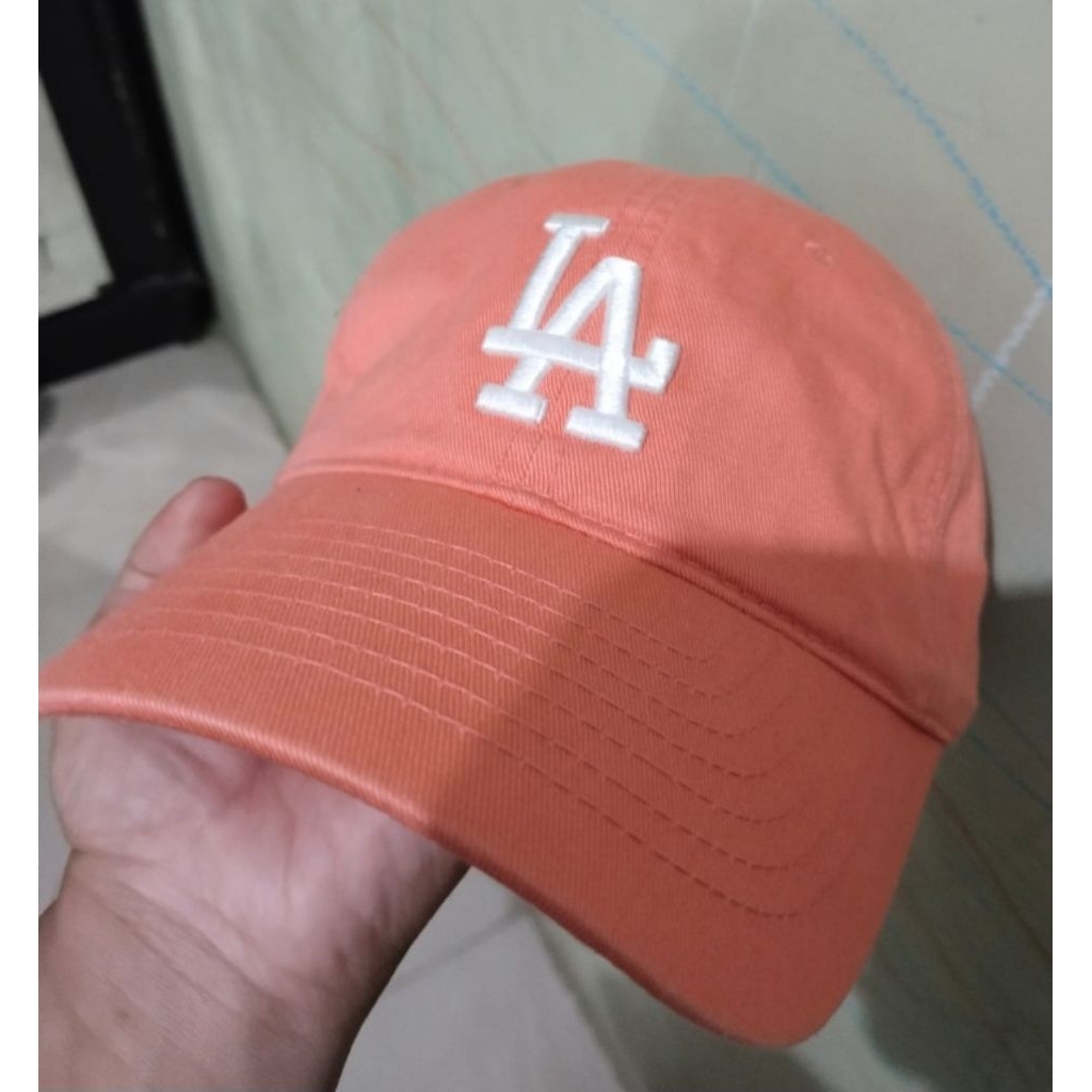 topi MLB LA