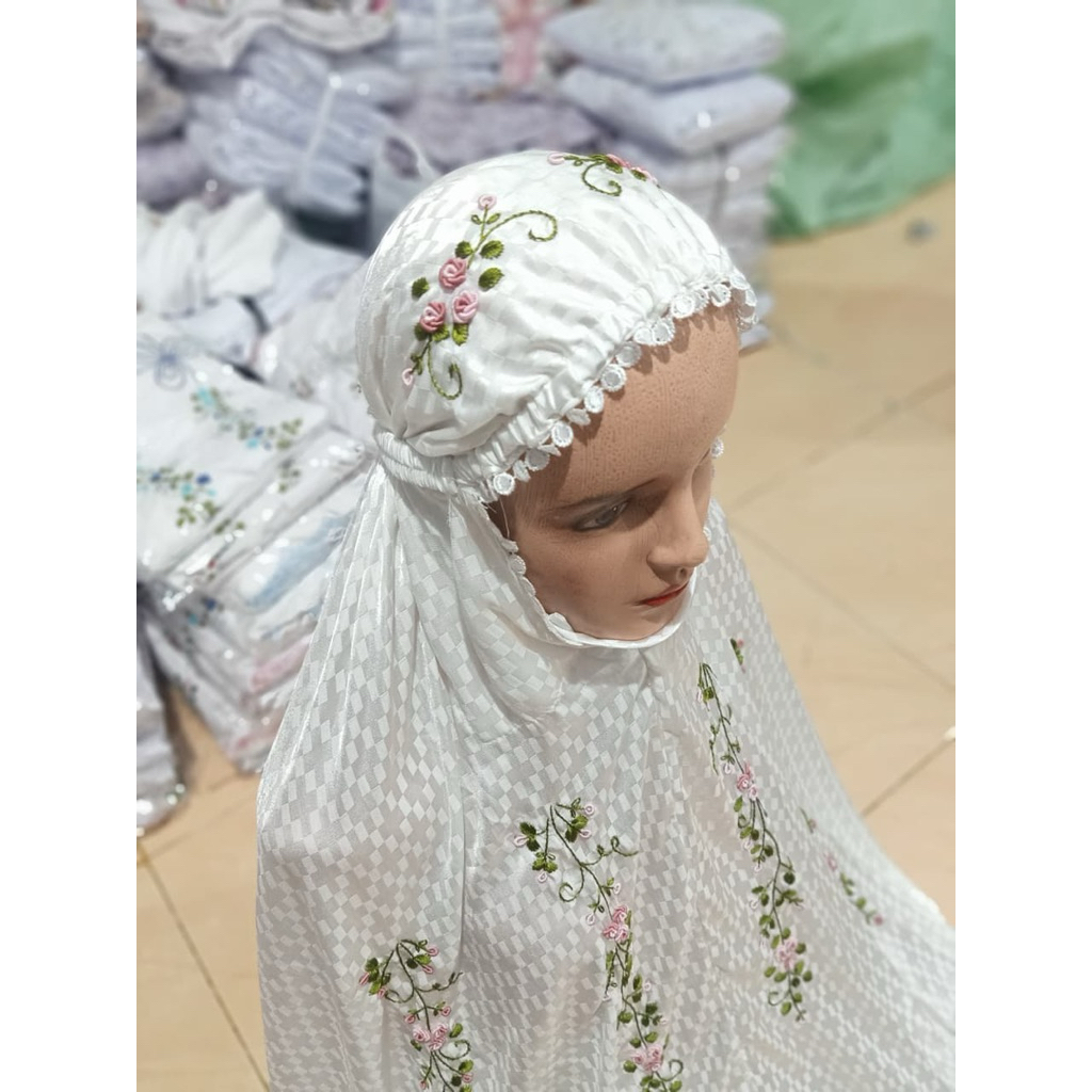 Mukena Terusan sutra blitz sulam rambat cantik