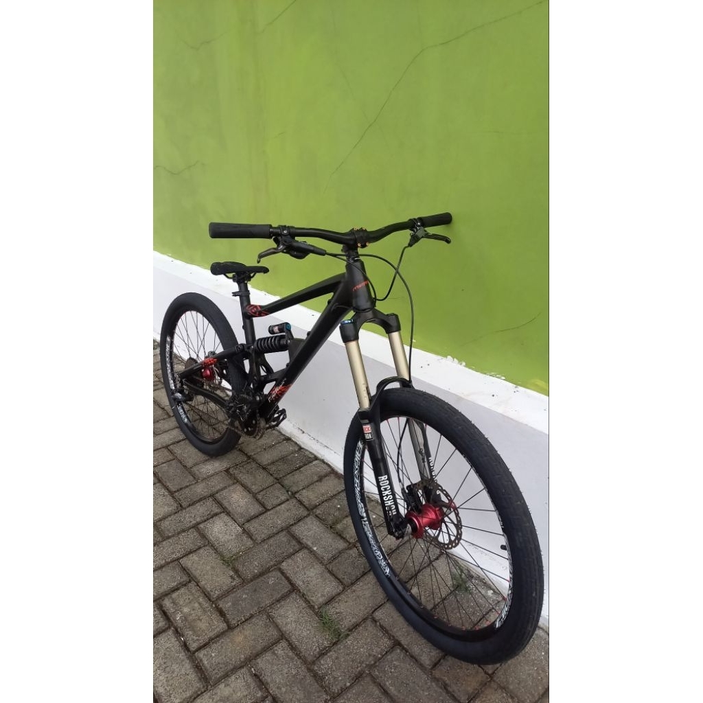 Sepeda fullsus merida fredyteam 180