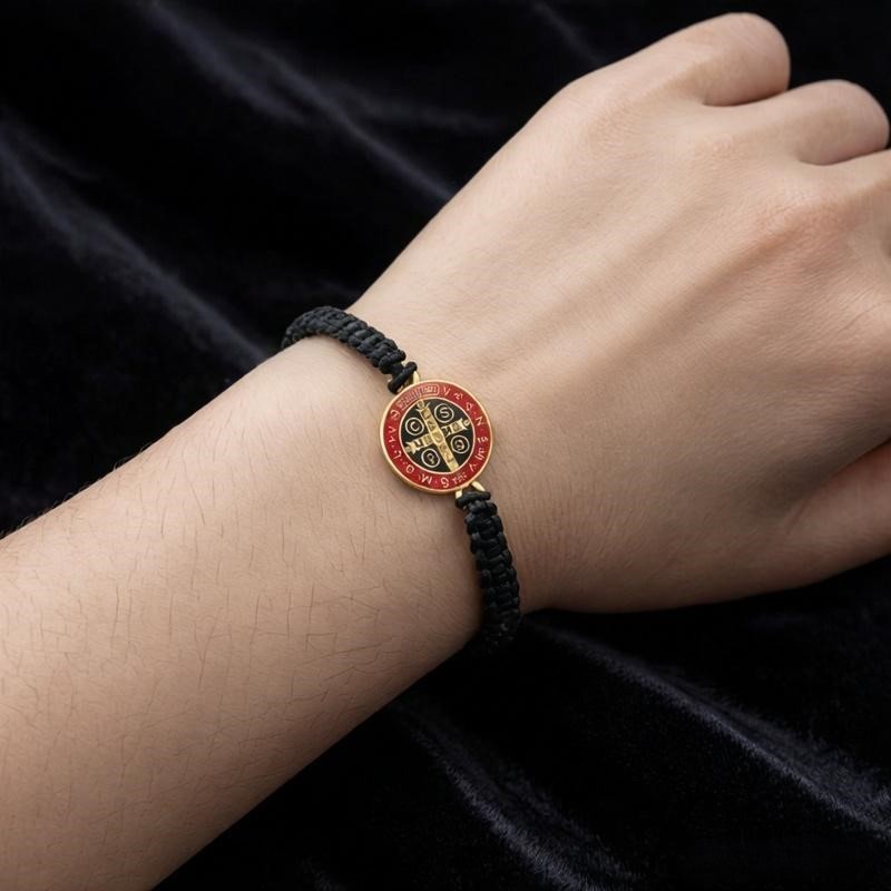 Gelang Proteksi Katolik Medali Santo Benediktus Aksesoris Rohani Pria Wanita Tali Hitam Merah Hitam 