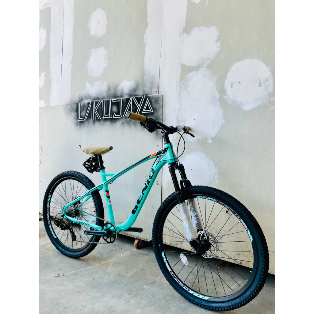 SEPEDA GUNUNG MTB MERK GENIO M701 (SIZE 27.5 INCH)