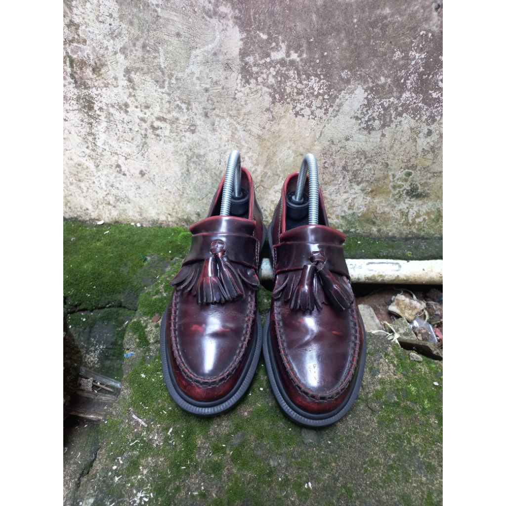 Dr martens adrian tassel red arcadia