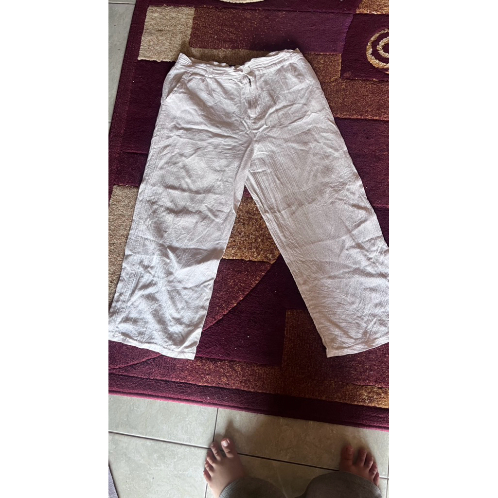 PRELOVED CELANA PUTIH WANITA