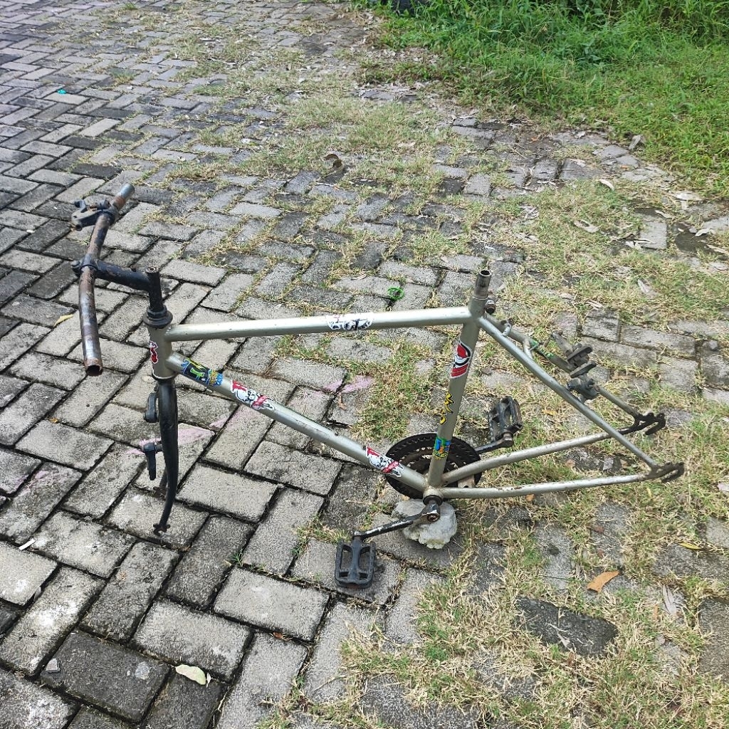 frame set commuterbike size 19 rata air hampir federal