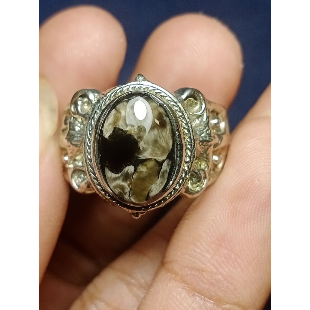 CINCIN BULU MACAN LUMAJANG (Basaltic glass )