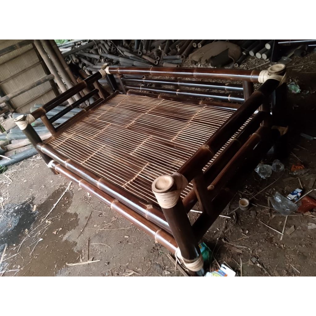 Kursi Bambu Hitam 2x1 meter ikat rotan