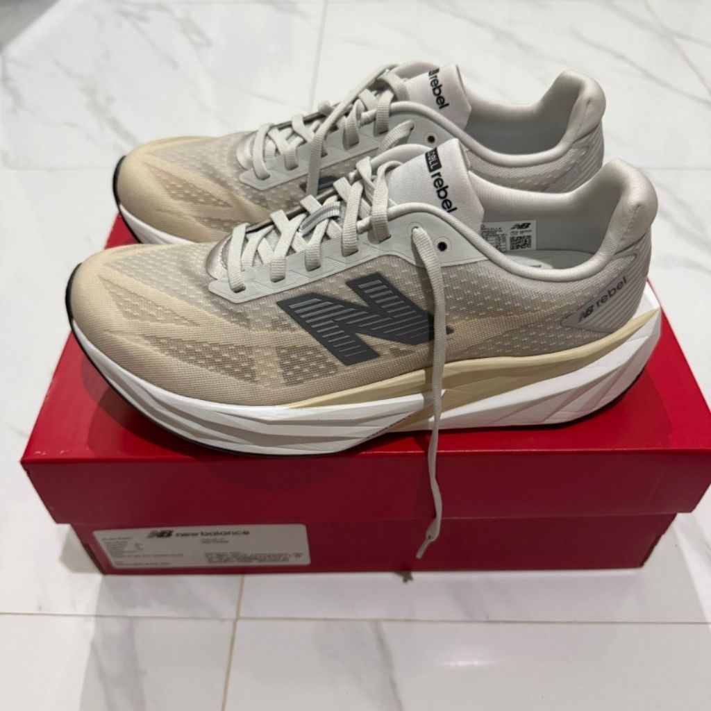 New Balance Fuelcell Rebel V5