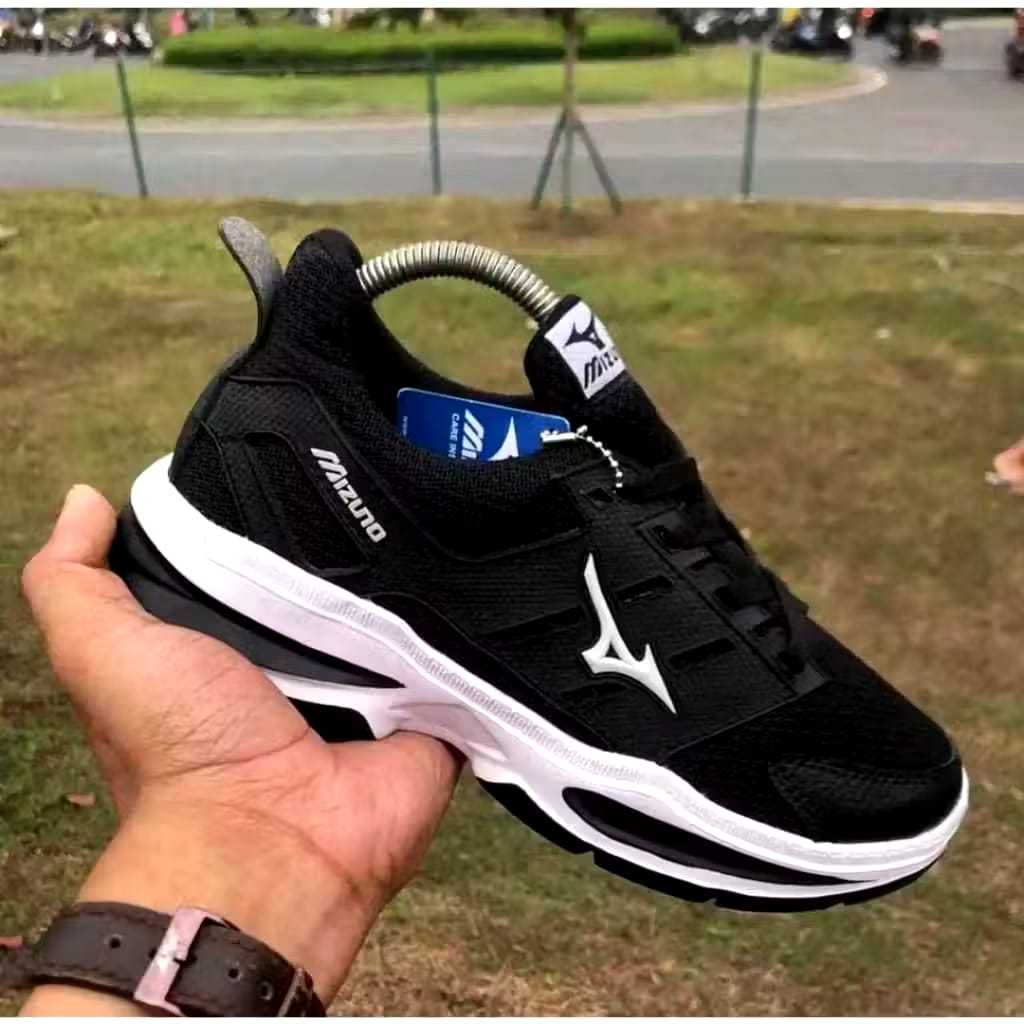 Sepatu Mizuno Pria Model Running Hitam Putih - Sepatu Olahraga Volly - Spatu Sneakers Pria Wanita Or