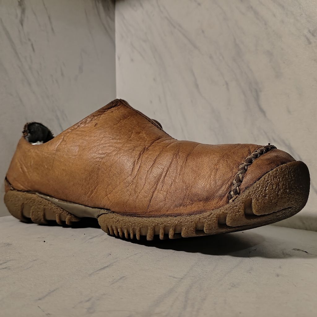 sepatu kulit casual Caterpillar