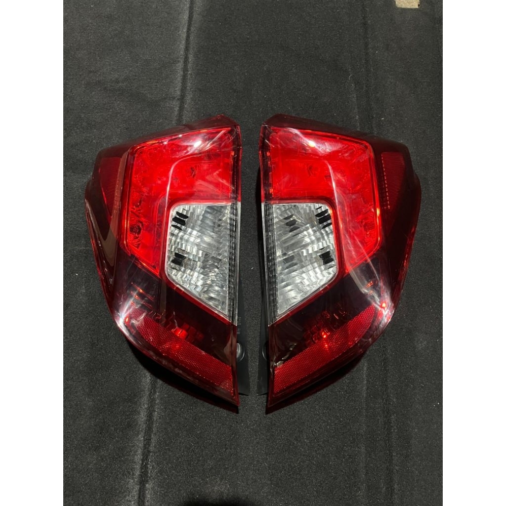 lampu stop lamp belakang mobil Honda jazz Gk5 original