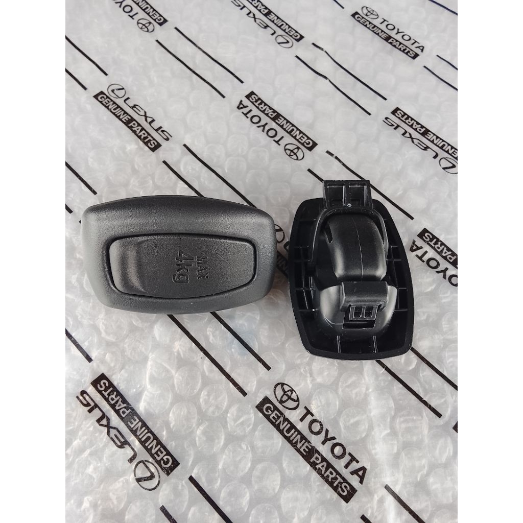 Gantungan baju / gantungan jok Innova reborn Fortuner vrz Hilux original