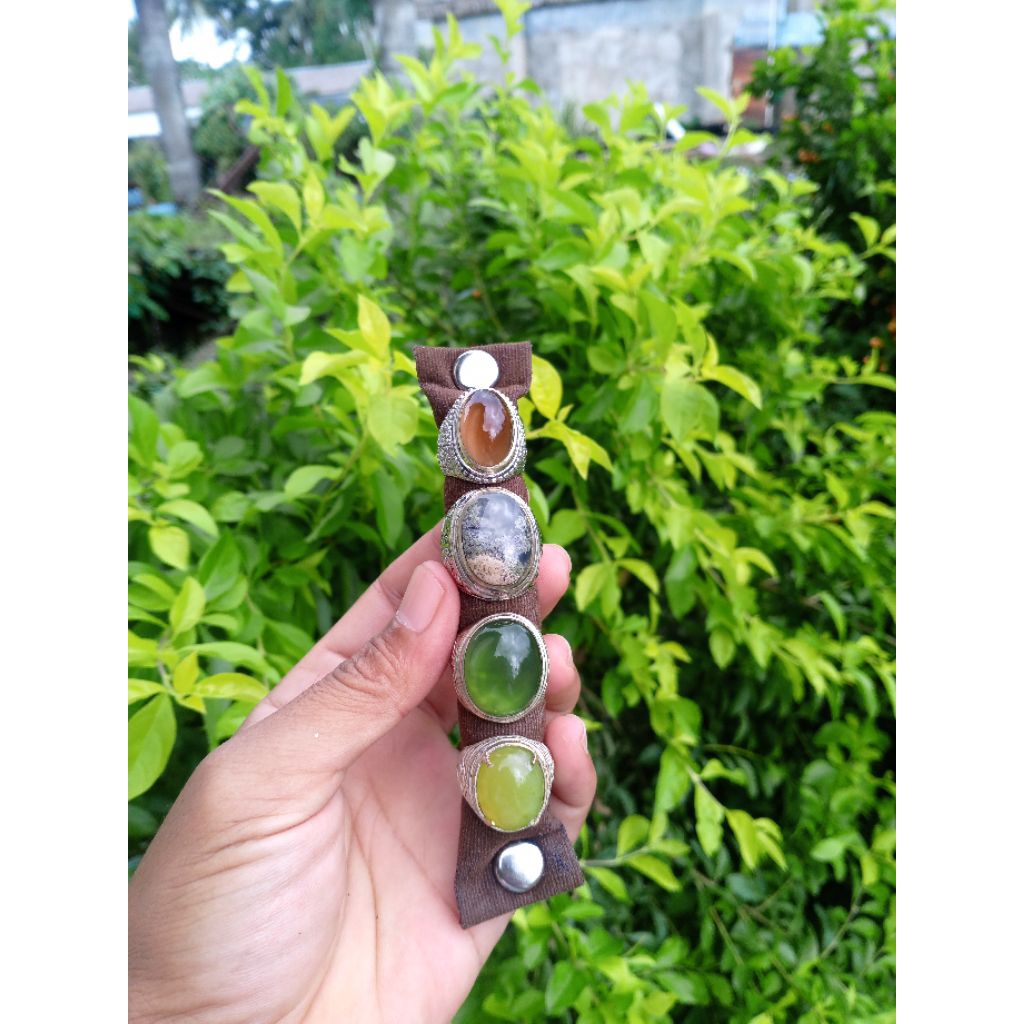 Cincin Batu 4 pcs Lumut Trenggalek ,Green Emerald Serpen ,Solar Padang , Pupis