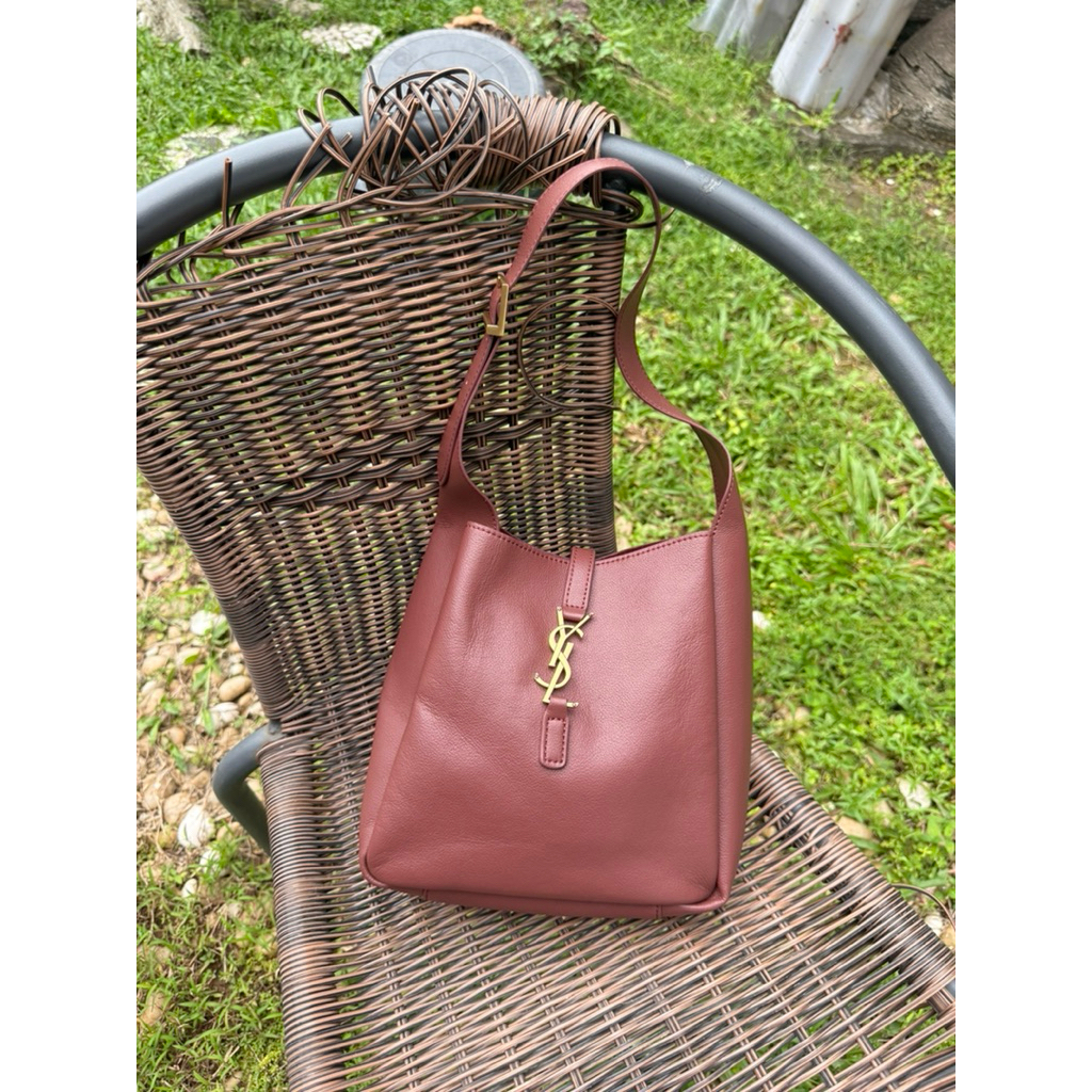 YSL Le 5 A 7 Small Hobo Bag Burgundy Preloved