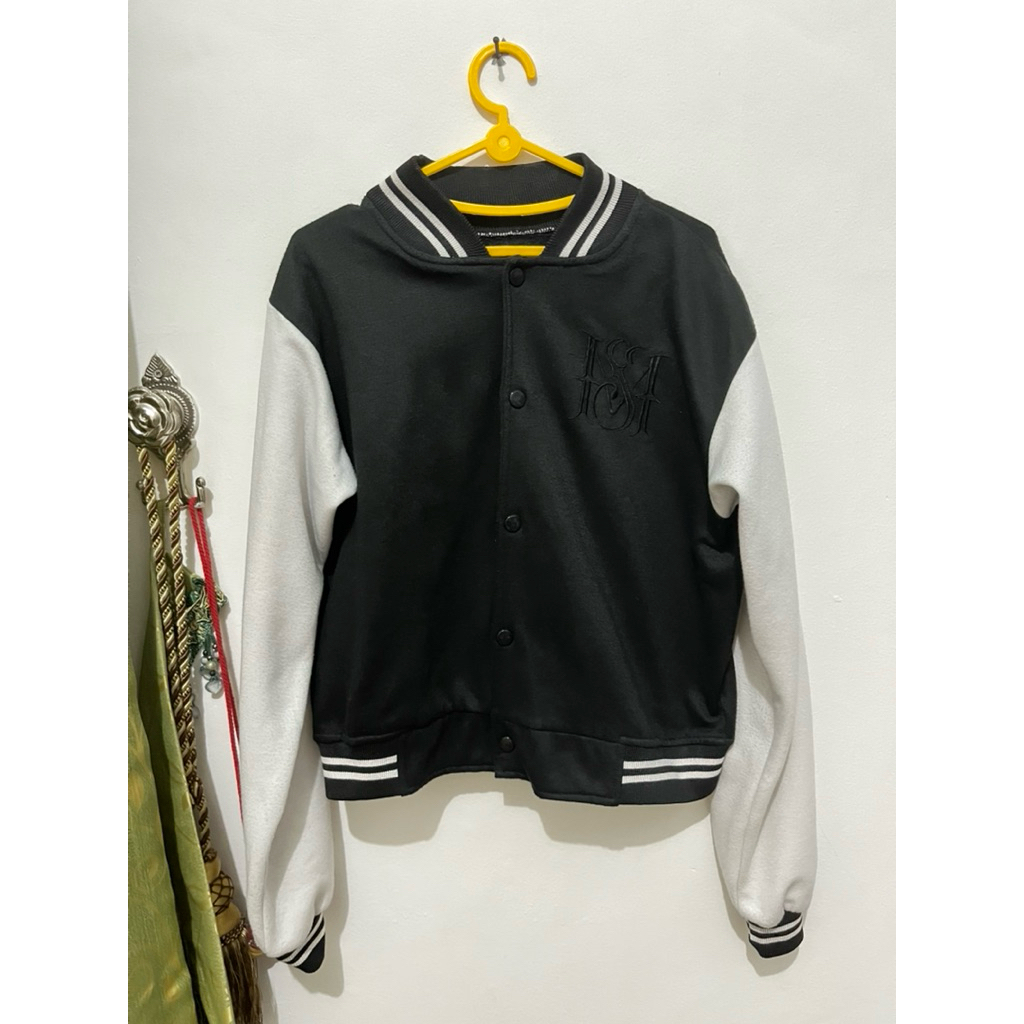 preloved varsity baseball jacket
