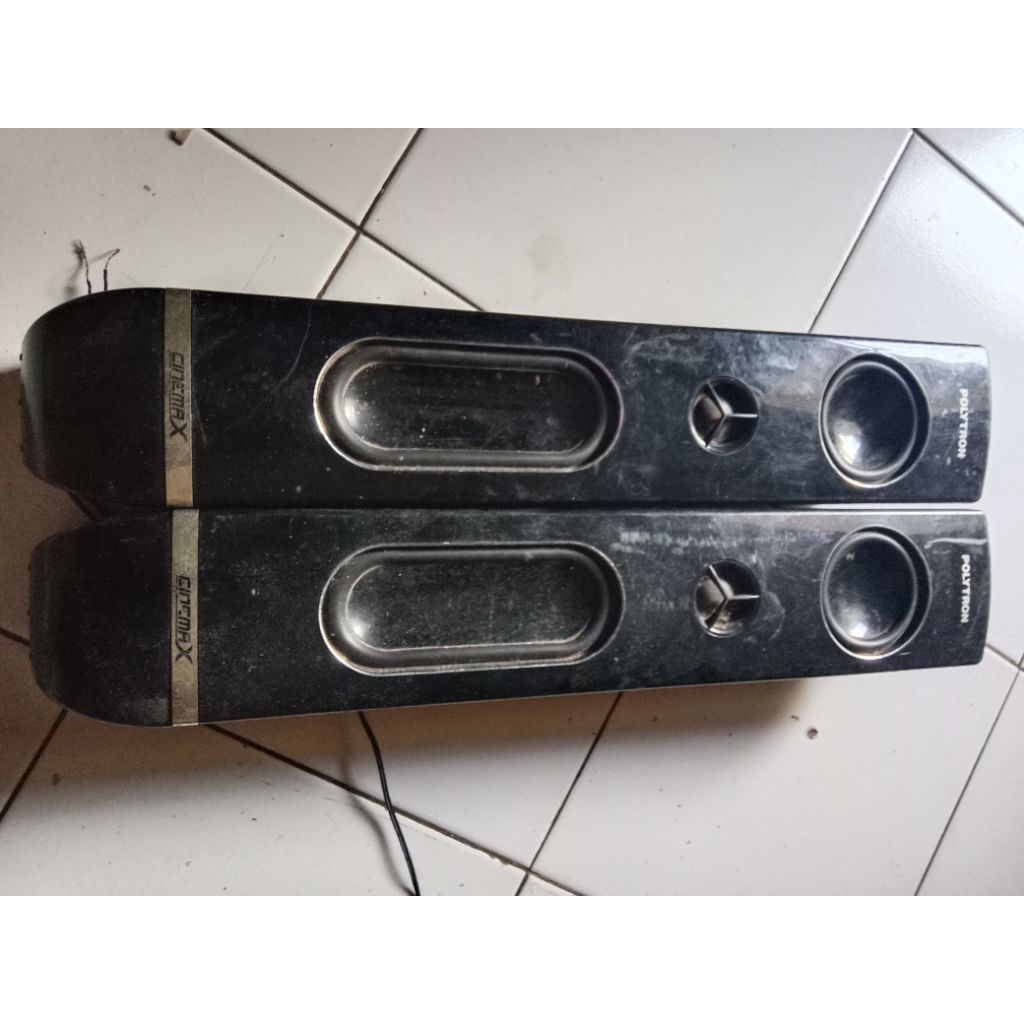 SECOND----Speaker tower TV Polytron 32 inch sepasang