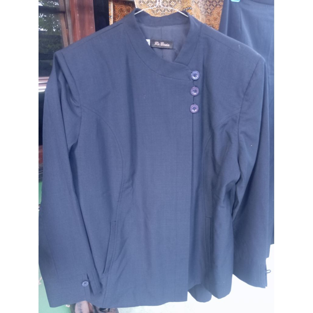 Preloved Blazer Kerja Seragam Guru Warna Biru Dongker Re Bonia Size XL