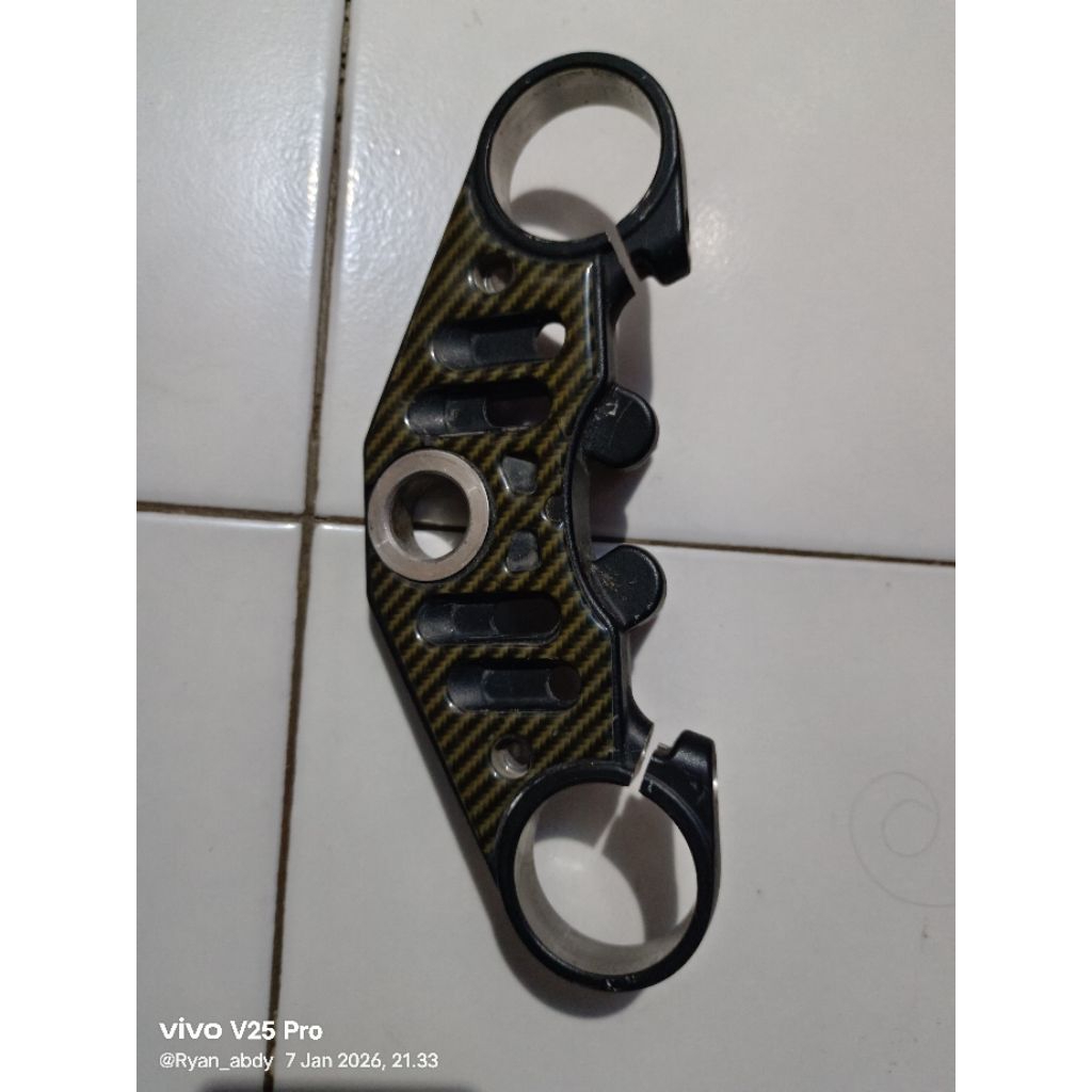 triple clamp  usd R15 v3 segitiga atas r15 v3
